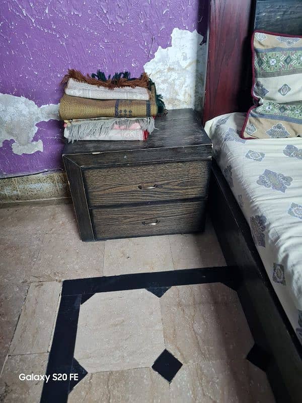 Bed with side tables, good condition without mattress 3