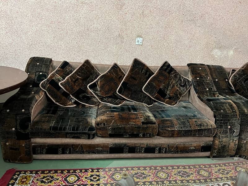 7 Seater stylish sofa in brown black 0