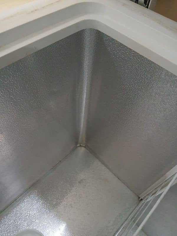 Waves 13 cubic ft Deep Freezer slightly used just like new 4