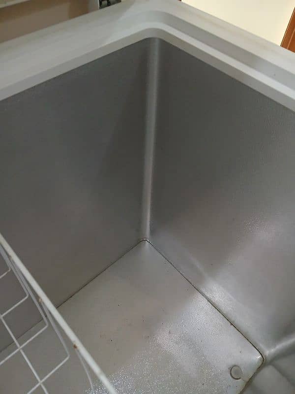 Waves 13 cubic ft Deep Freezer slightly used just like new 6