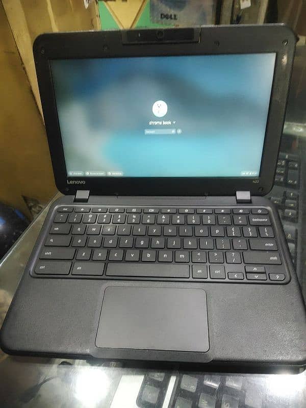 Lenovo . Chromebook. 03073783690. z 0