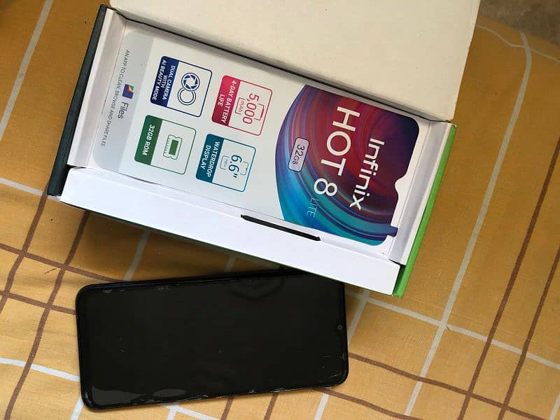 Infinix Hot 8 Lite 8