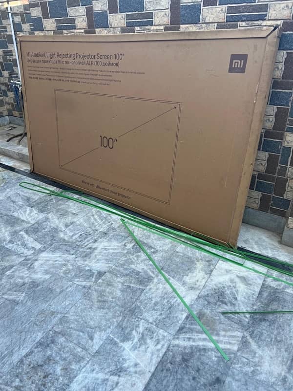 Mi projector and mi 100"inch light rejection screen 1