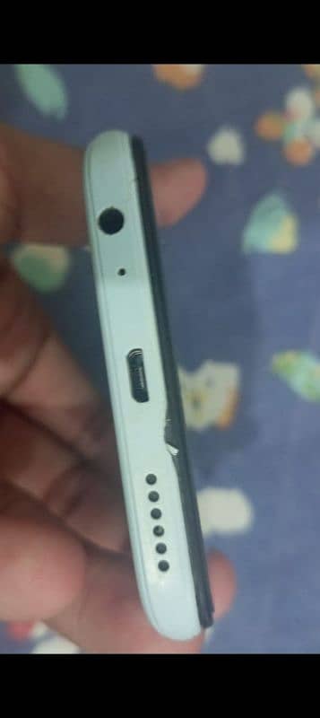 Infinix smart6 Hd 2 gb ram 32 storage without finger print 4