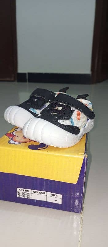 black and white shoes baby size 18 1