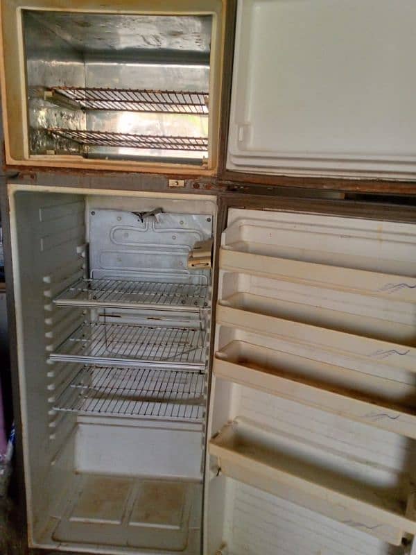 DAWLANCE REFRIGERATOR FOR SALE 1