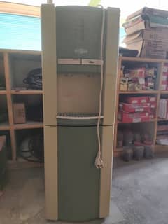 water dispenser full ok in working condition.