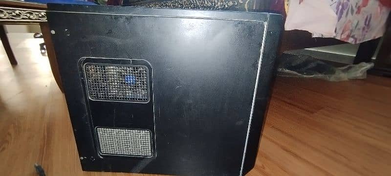 Core i7 4th generation tower PC with gaming monitor 6