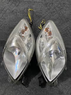 TOYOTA VITZ 2005 TO 2007 MODEL HEADLIGHT AVALIBLE ORIGINAL JAPAN