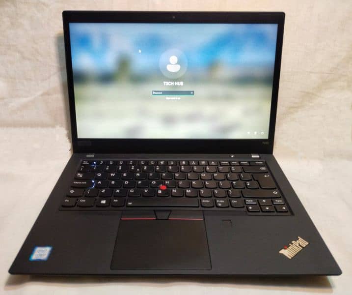 Lenovo T490 Thinkpad i7 8th Gen, 12 GB RAM DDR4, 256 NVME SAMSUNG SSD 6