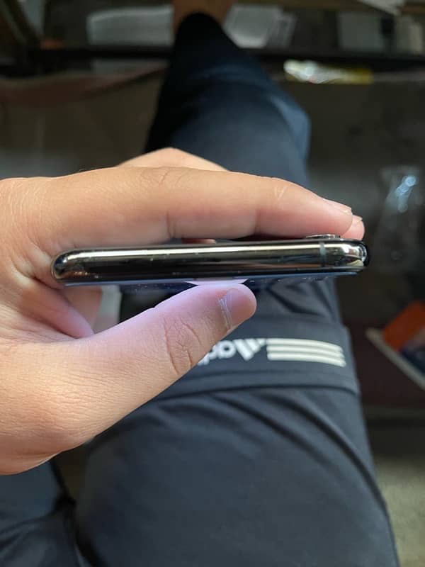 iPhone XS Max 0