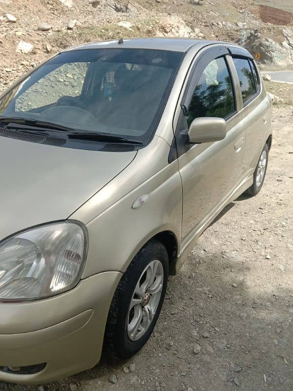 Toyota Vitz 2002 10