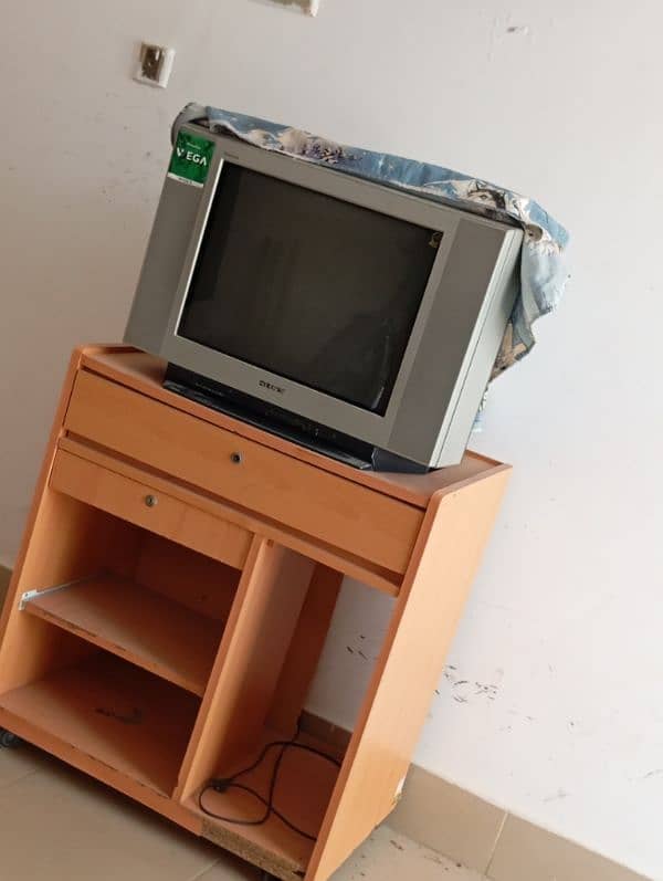 computer table with Tv 1