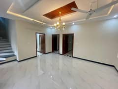 BRAND NEW/ DESIGNER / SUNFACING 8M HOUSE AVAILABLE FOR SALE 0