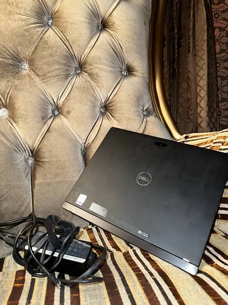 DELL LATITUDE 7285 2-in-1 Touch (i5-7Y57, 256 GB, 2K) 3