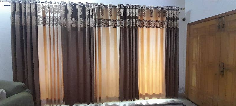 Velvet Curtain 0