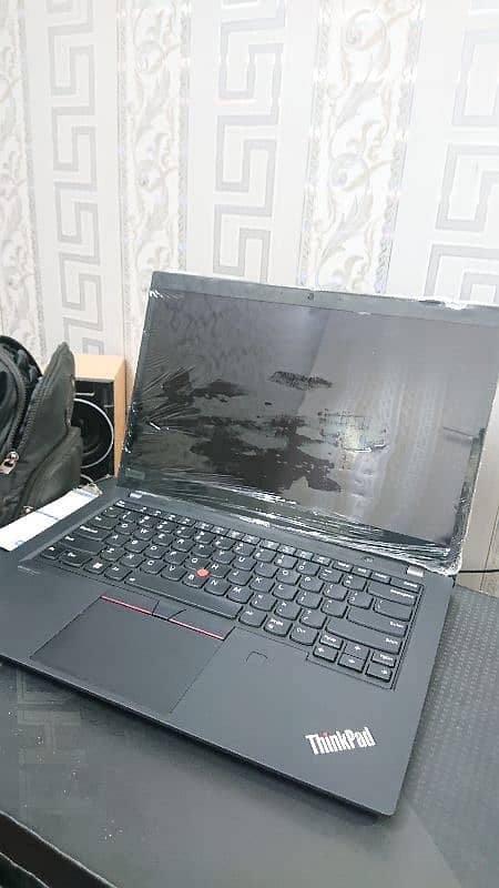 LENOVO THINKPAD P14s Gen 2 Ryzen 7 pro 5850U 2