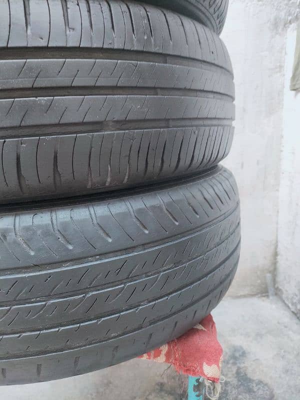 Tyre Shop 195/65R15 Carrolla 4 Tyres Set in 80% Condition 2