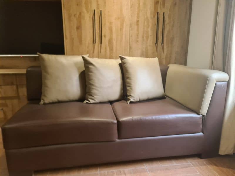 Leather Sofa, Big 2-3 Seater PRICE DROP! 0