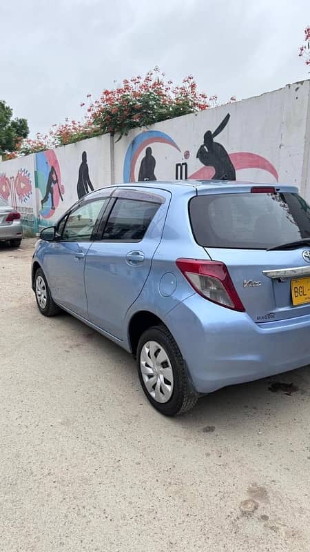 Toyota Vitz 2013 4