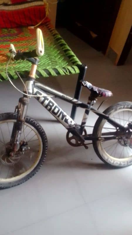 Bicycle in Good condition front new tyre,Brake new 1