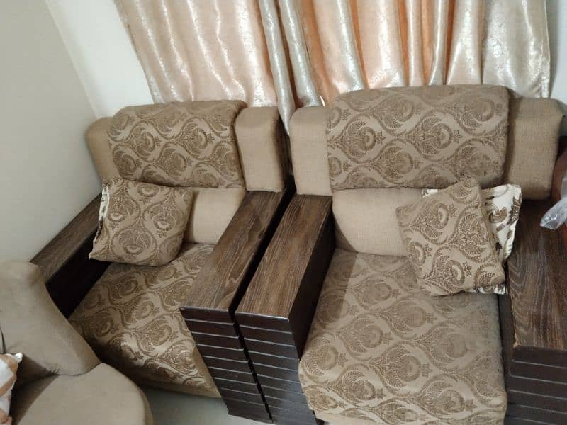 5 Seater Sofa 3