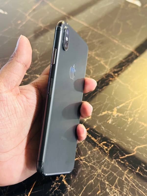 iPhone XS Max 256GB PTA Approved 4