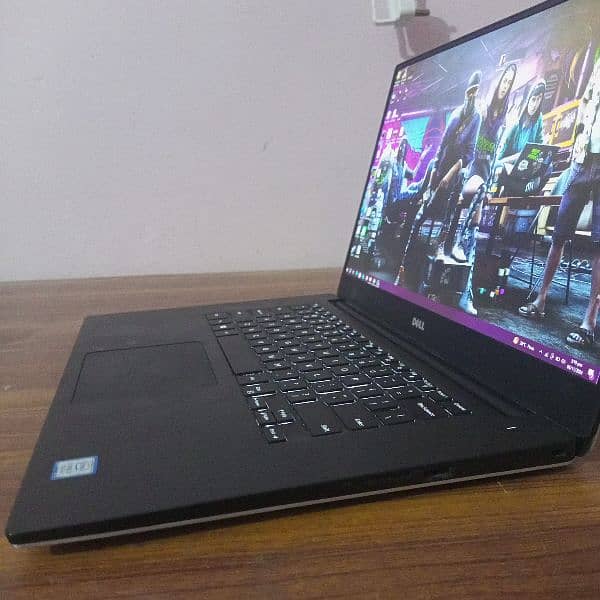 DELL PRECISION 5520 1