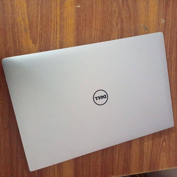 DELL PRECISION 5520 3