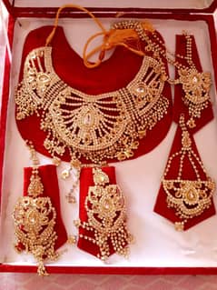 Complete jewelry set with only one time used