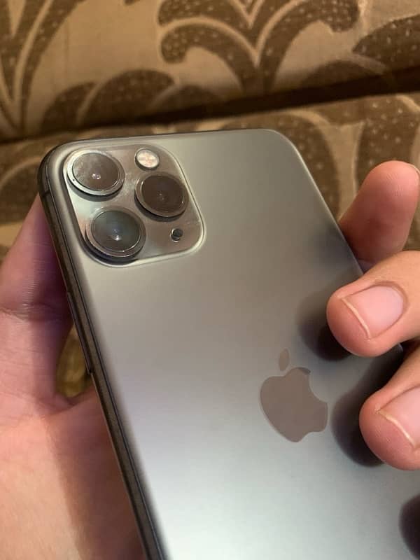 Iphone 11 pro 4