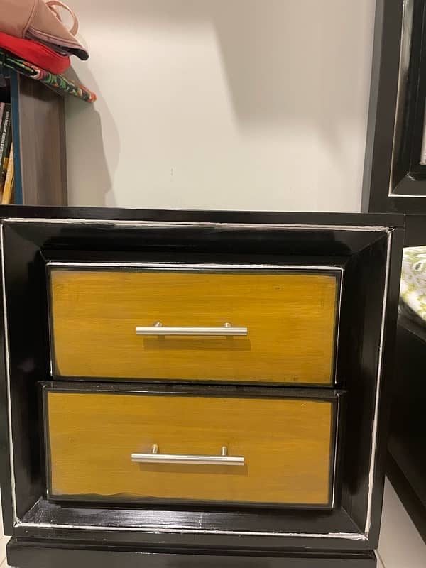 very good price bedroom set with dresser w/out mattress 6