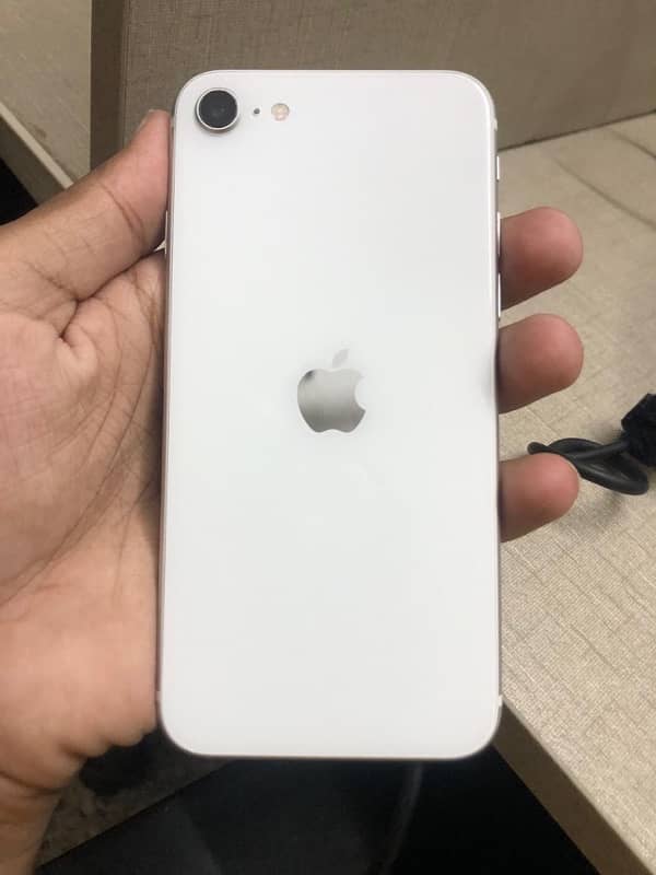 I Phone SE 2020 White Colour 1