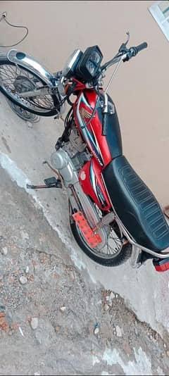 Honda 125  Model 2015  Full ok bike  Condition pic ma dakh skty ha