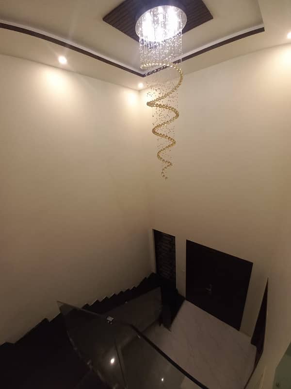 12 Marla Upper Portion For Rent In Paragon City Lahore 4