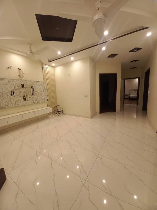 12 Marla Upper Portion For Rent In Paragon City Lahore 10