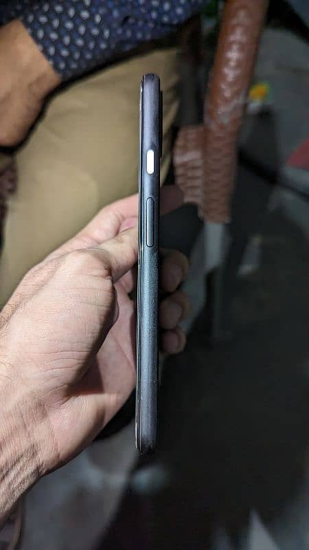 Google pixel 4xl.    6/64gb sim patch 2