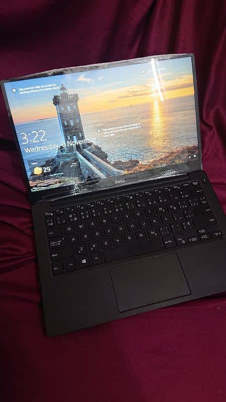 Dell XPS 13 9360 With Infinity Edge Ultrabook - 7th Gen 1