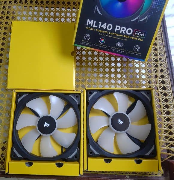 CORSAIR ML140 PRO RGB 140mm 2x Fans 140mm Brand New 2