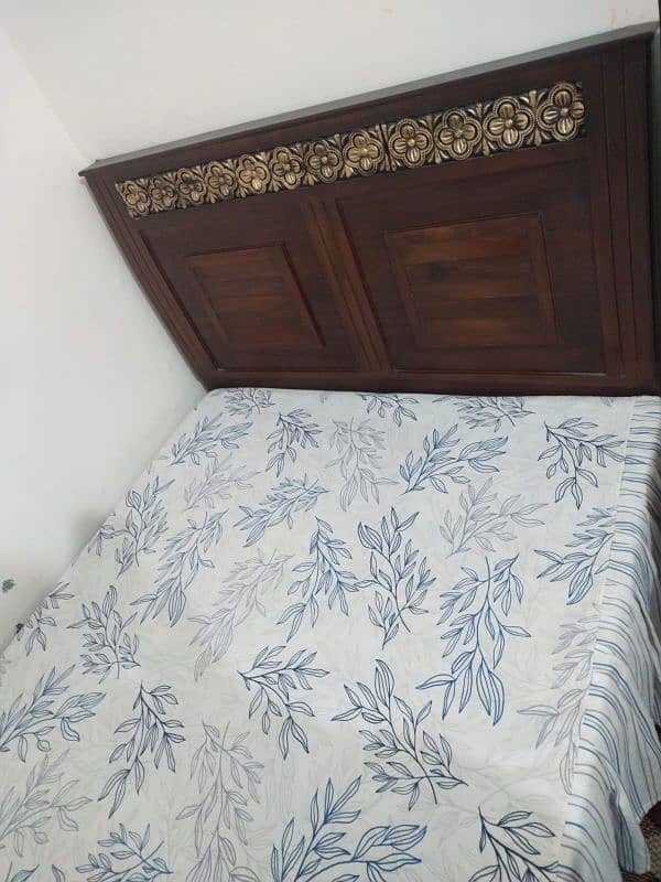 wooden single bed without matters 1