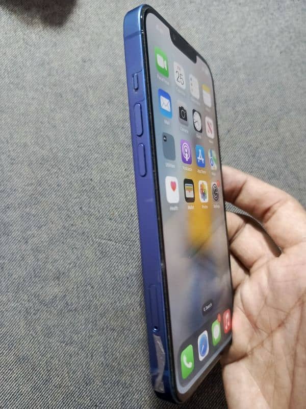 I phone 13 128 gb hai or new condition . jv hai . 0325861507 4