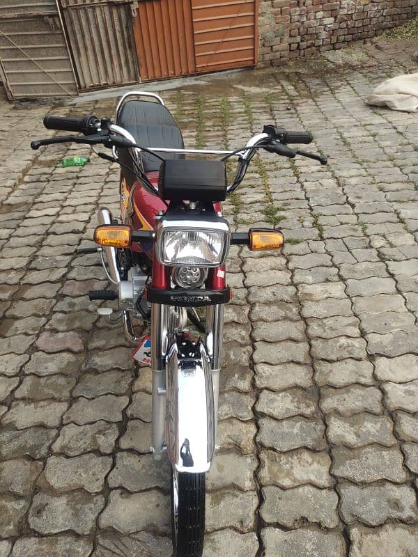 honda70 bike in very good condition 2