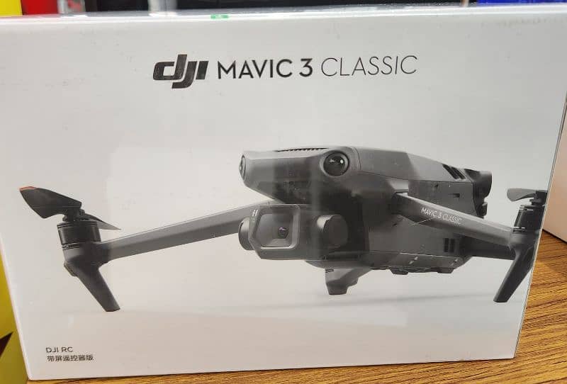 DJI Mavic 3 Classic With Flymore Kit 1