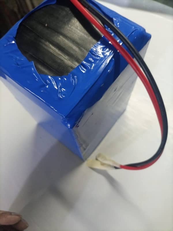 12V 100Ah lithium ion battery 2