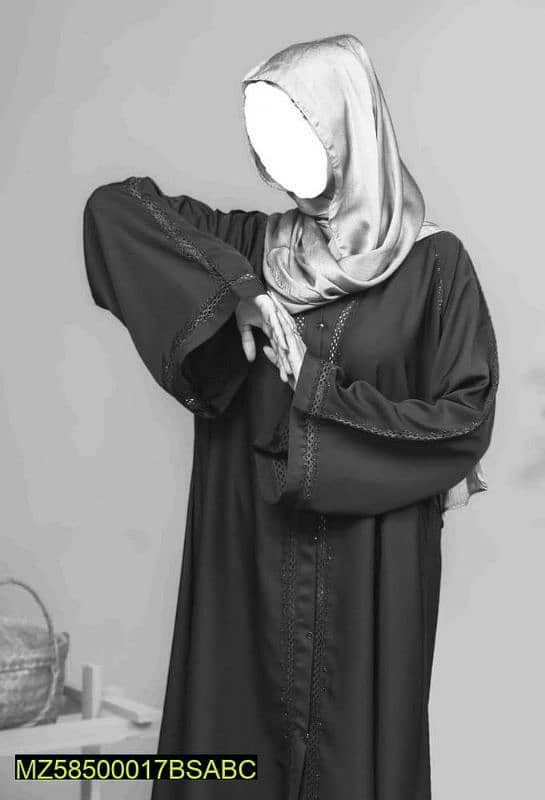 WOMAN ABAYA 1