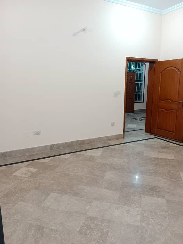 Independent Full House For Rent At The Prime Location In Saddar Officer Colony 0