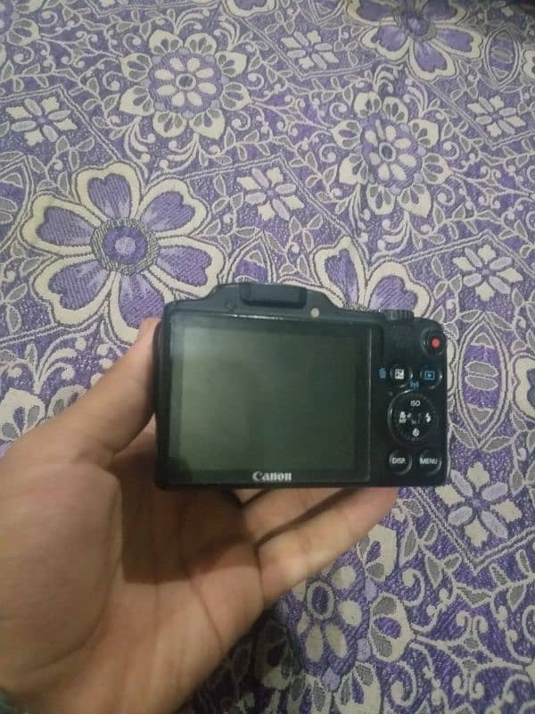 camera 10/10 condition with clean lense and 120x zoom in cheap price 2