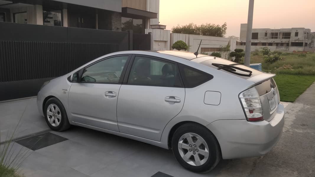 Prius Home Used , 2008/2013 - Lahore Registered 10