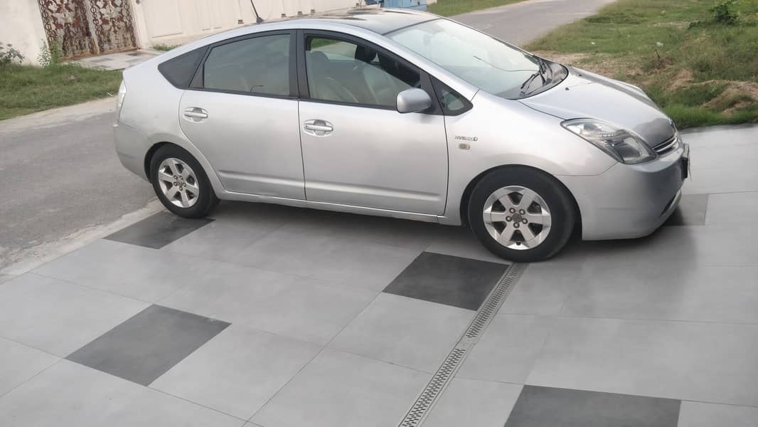 Prius Home Used , 2008/2013 - Lahore Registered 12