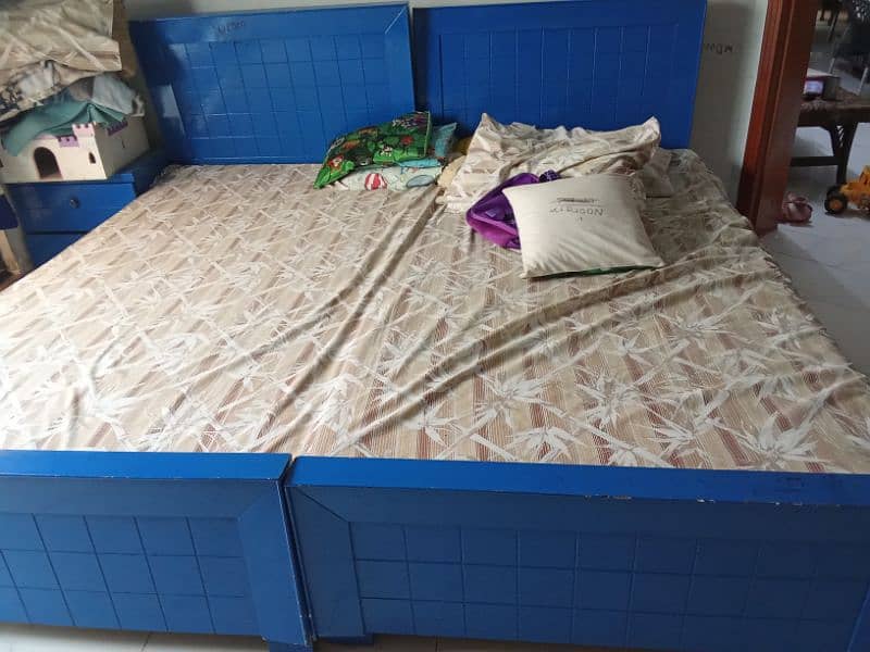 pair of used single bed 0